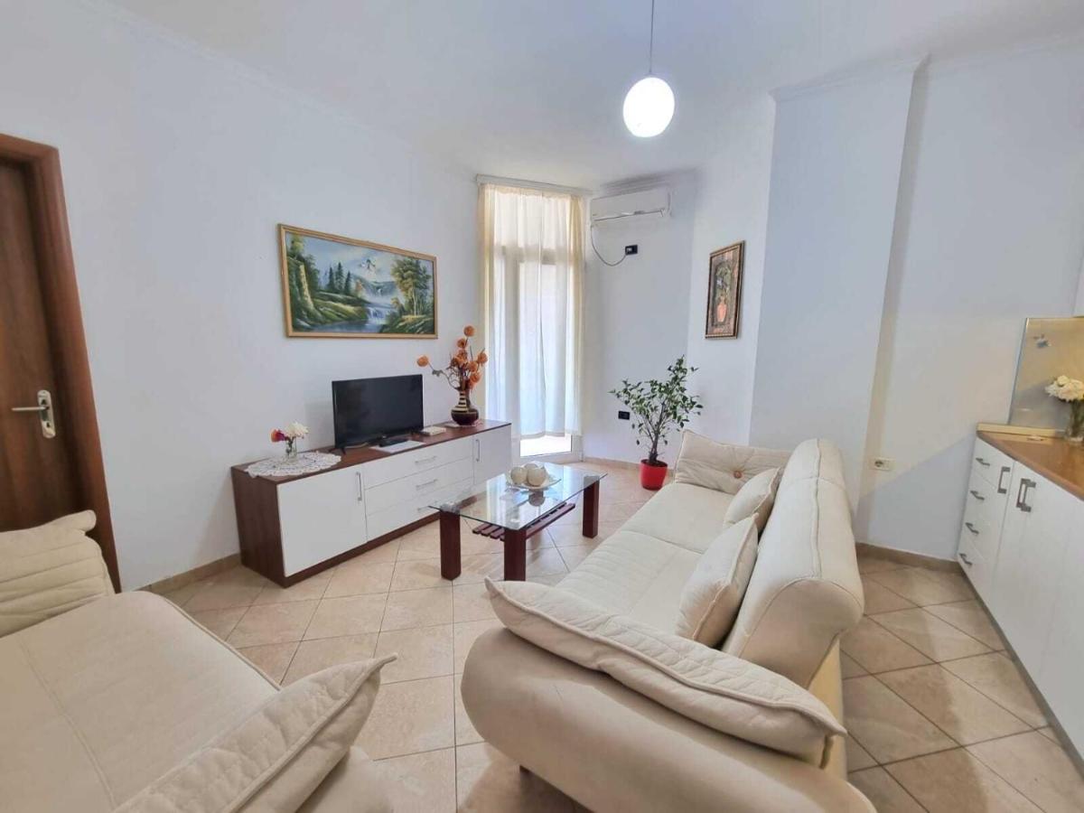 Friendly Apartment Golem Kültér fotó